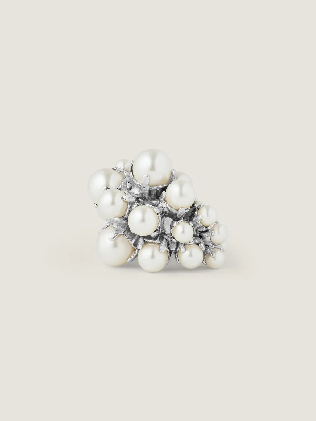 Crystal Pearl Earcuff In Metal And Pearls
