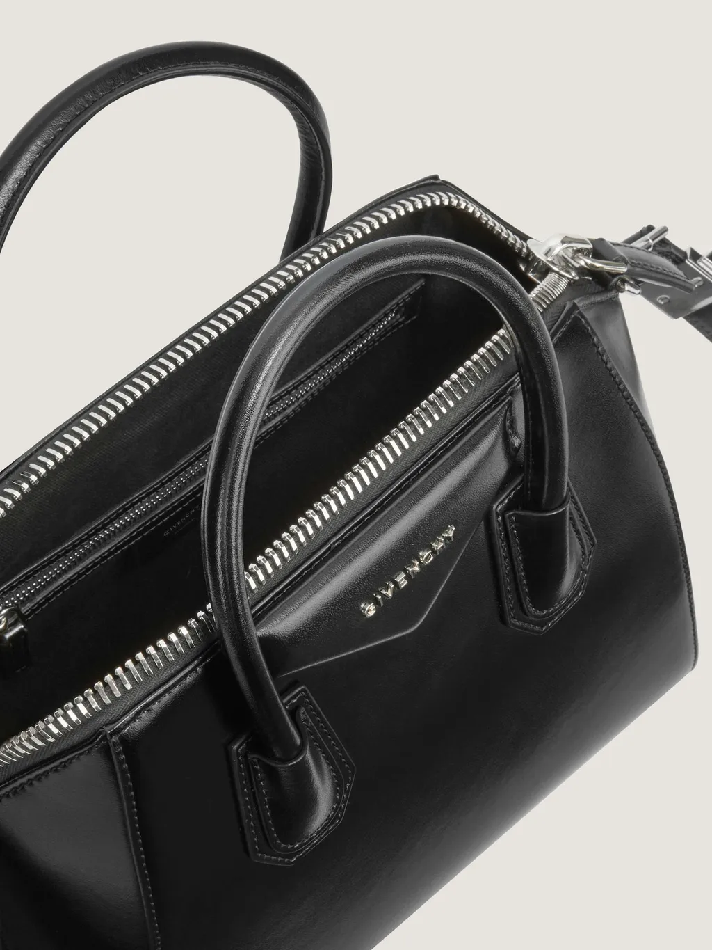 Small Antigona Bag In Box Leather