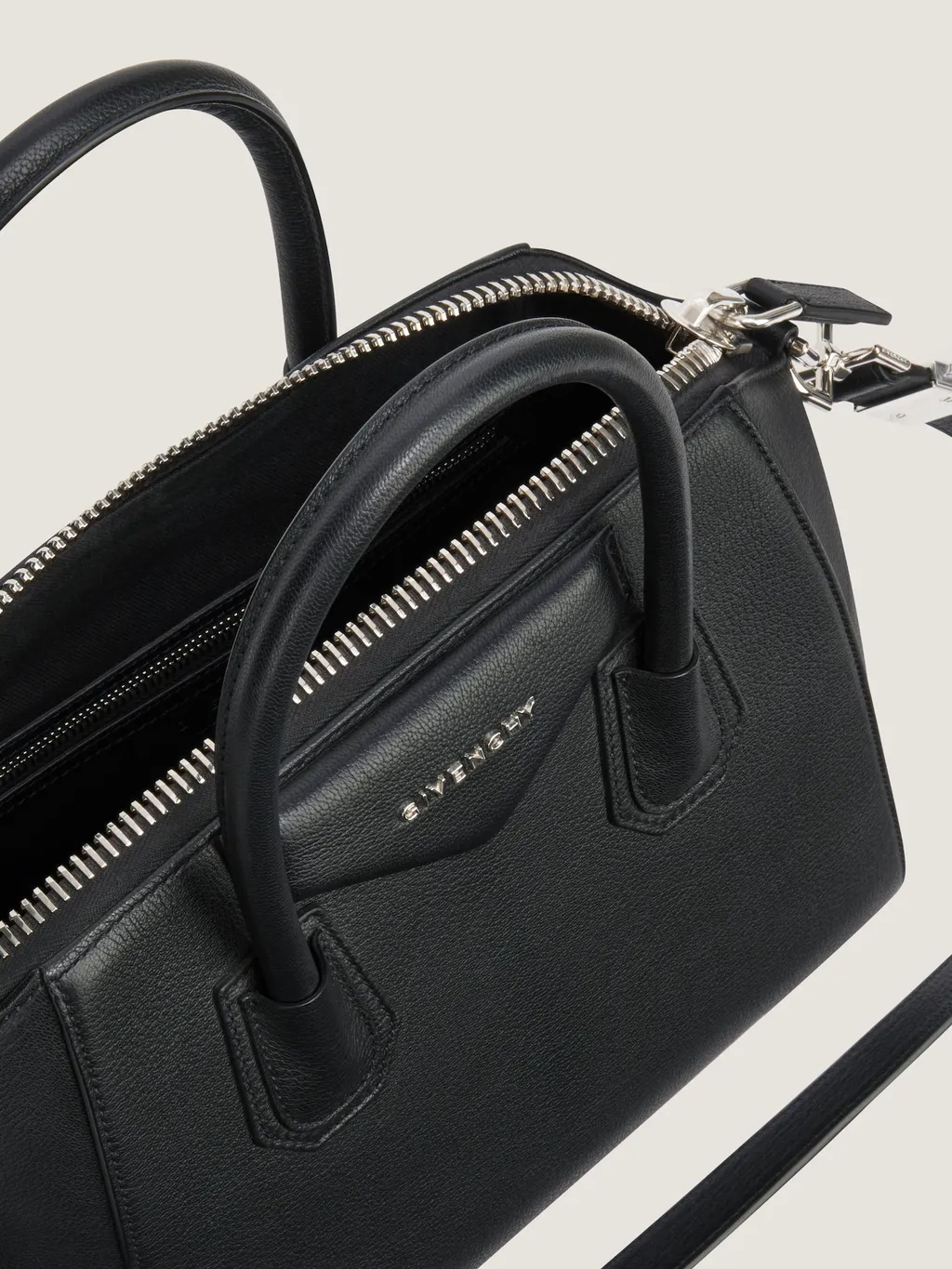 Small Antigona Bag In Grained Leather