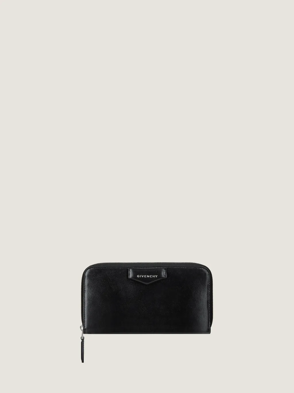 Antigona Zipped Wallet In Box Leather
