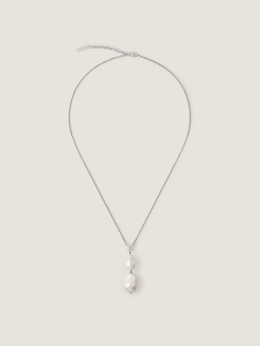 Crystal Pearl Necklace In Metal, Crystals And Pearls