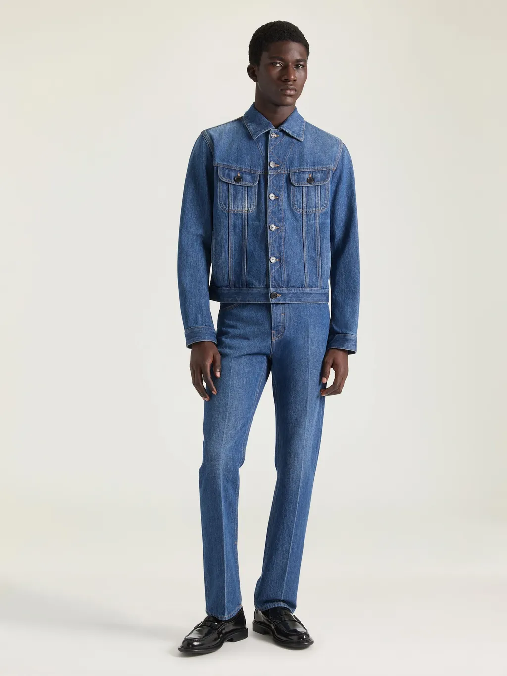 Jacket In Medium Blue Denim