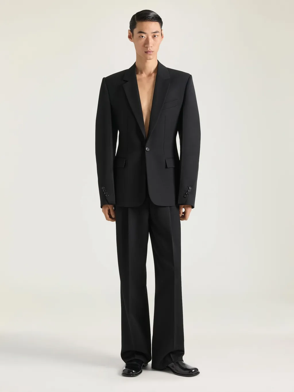 Single-Breasted Form Fit Jacket In Wool