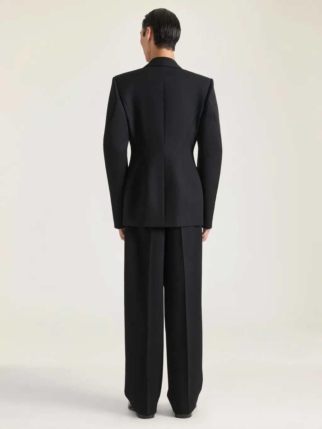 Single-Breasted Form Fit Jacket In Wool