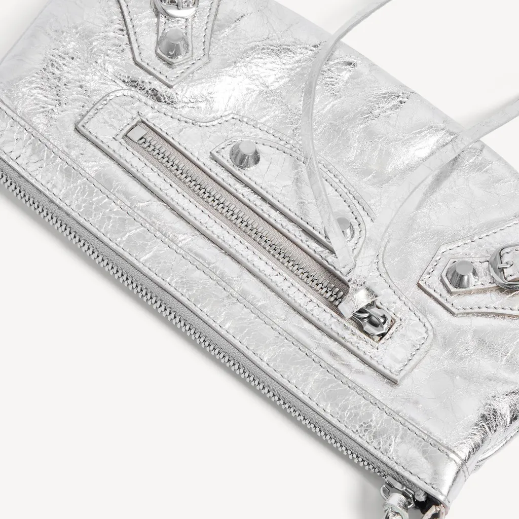 Le City Pouch On Strap