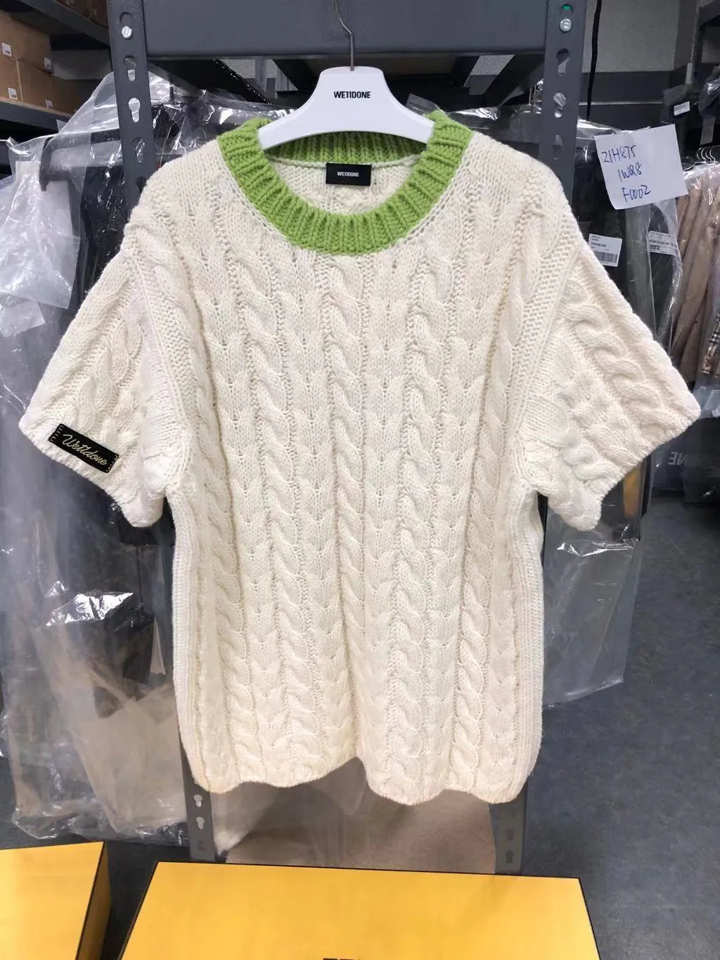 Round-Neck Short-Sleeved Pullover