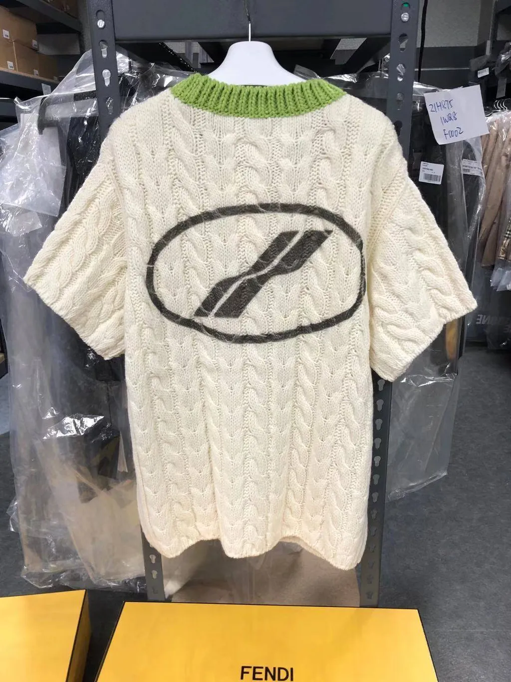 Round-Neck Short-Sleeved Pullover