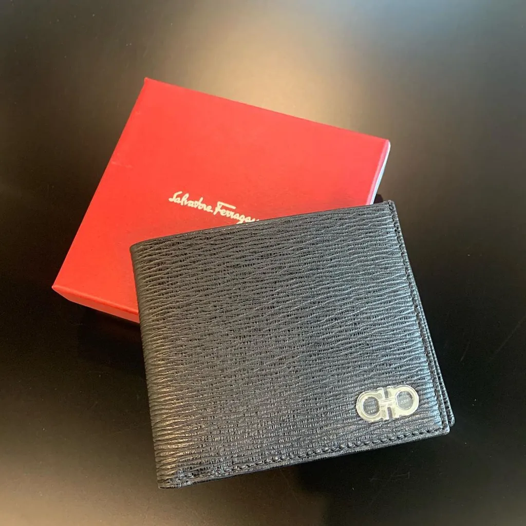 Salvatore Ferragamo Gancini Logo Plaque Bi-Fold Wallet