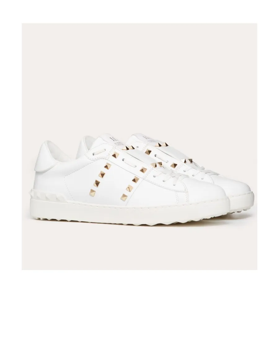 Rivet-Decorated Casual Sneakers