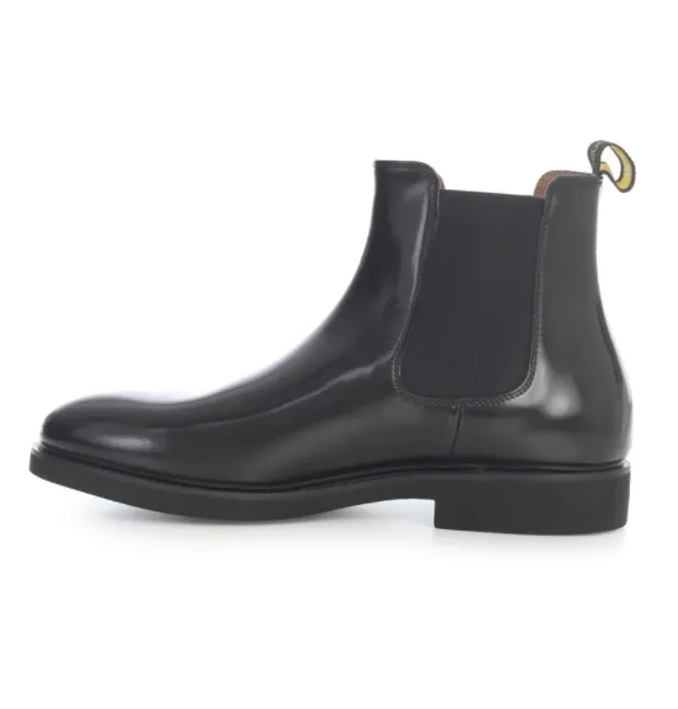 Doucal's Round Toe Slip-On Chelsea Boots