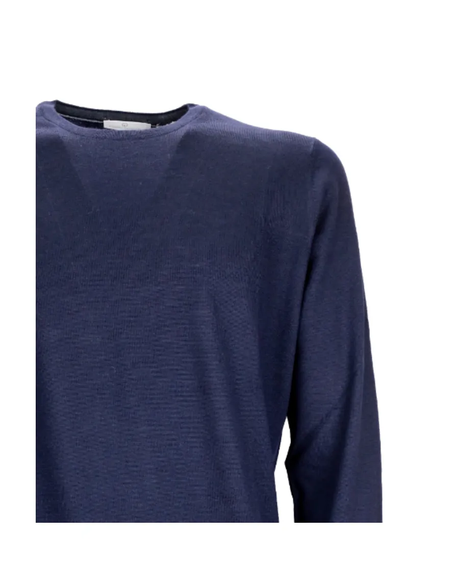 Light Round Neck Woolen Pullover