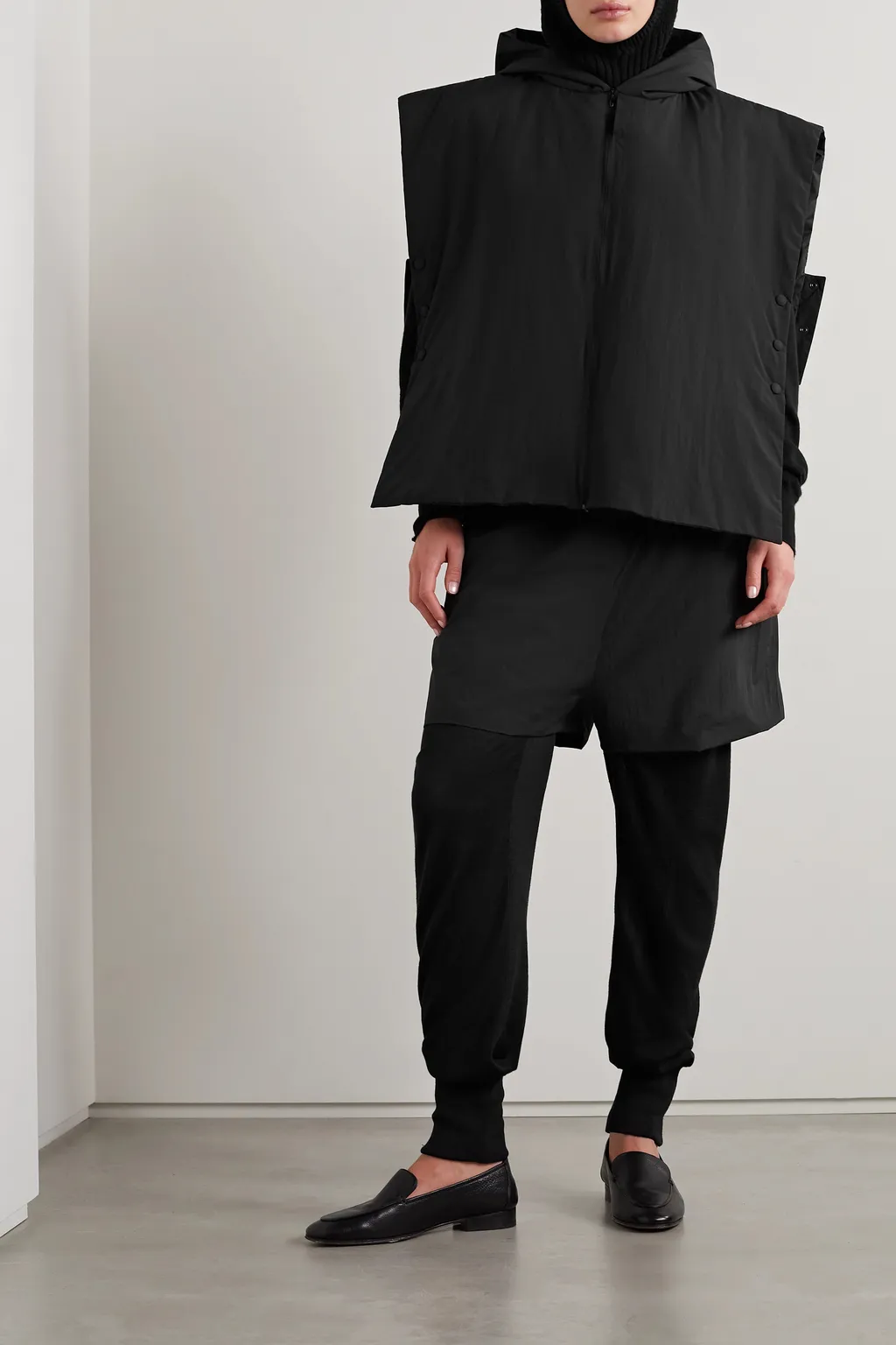 Elastic Waist-Edge Shorts