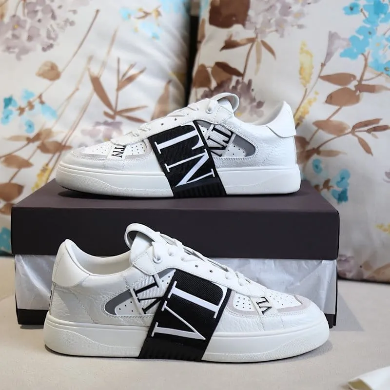 Valentino Vl7N Round Toe Lace-Up Sneakers