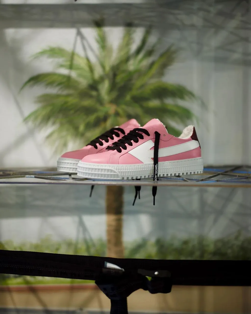 Arrow Sneakers