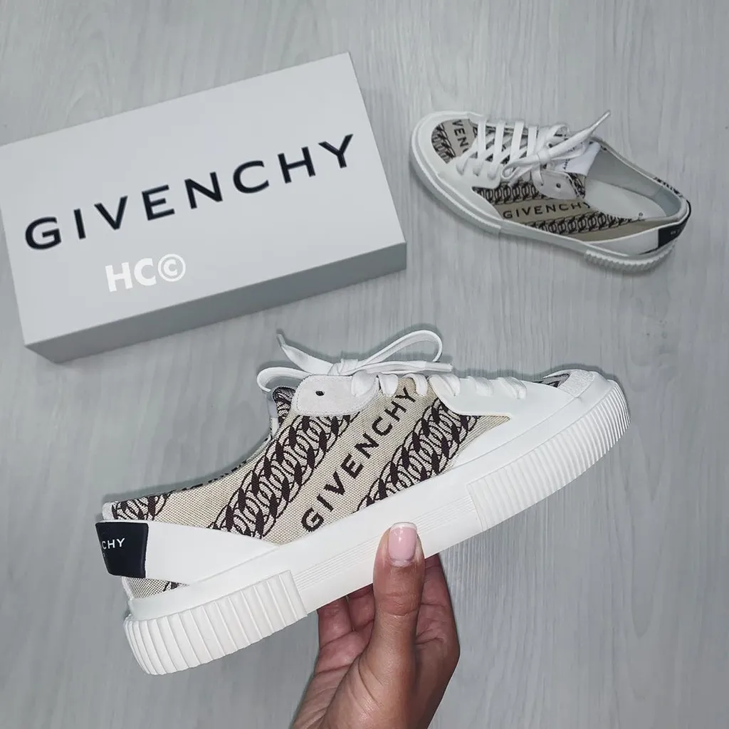 Chain Logo Sneakers