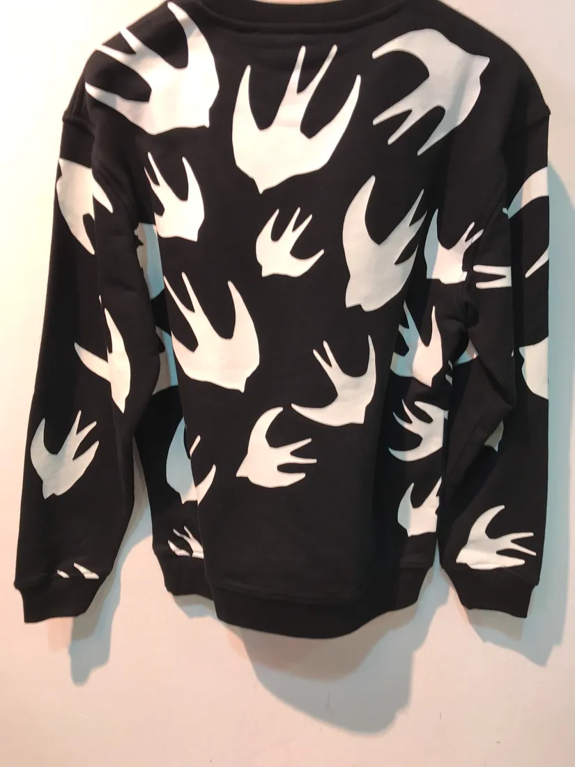 Swallow' Pullover