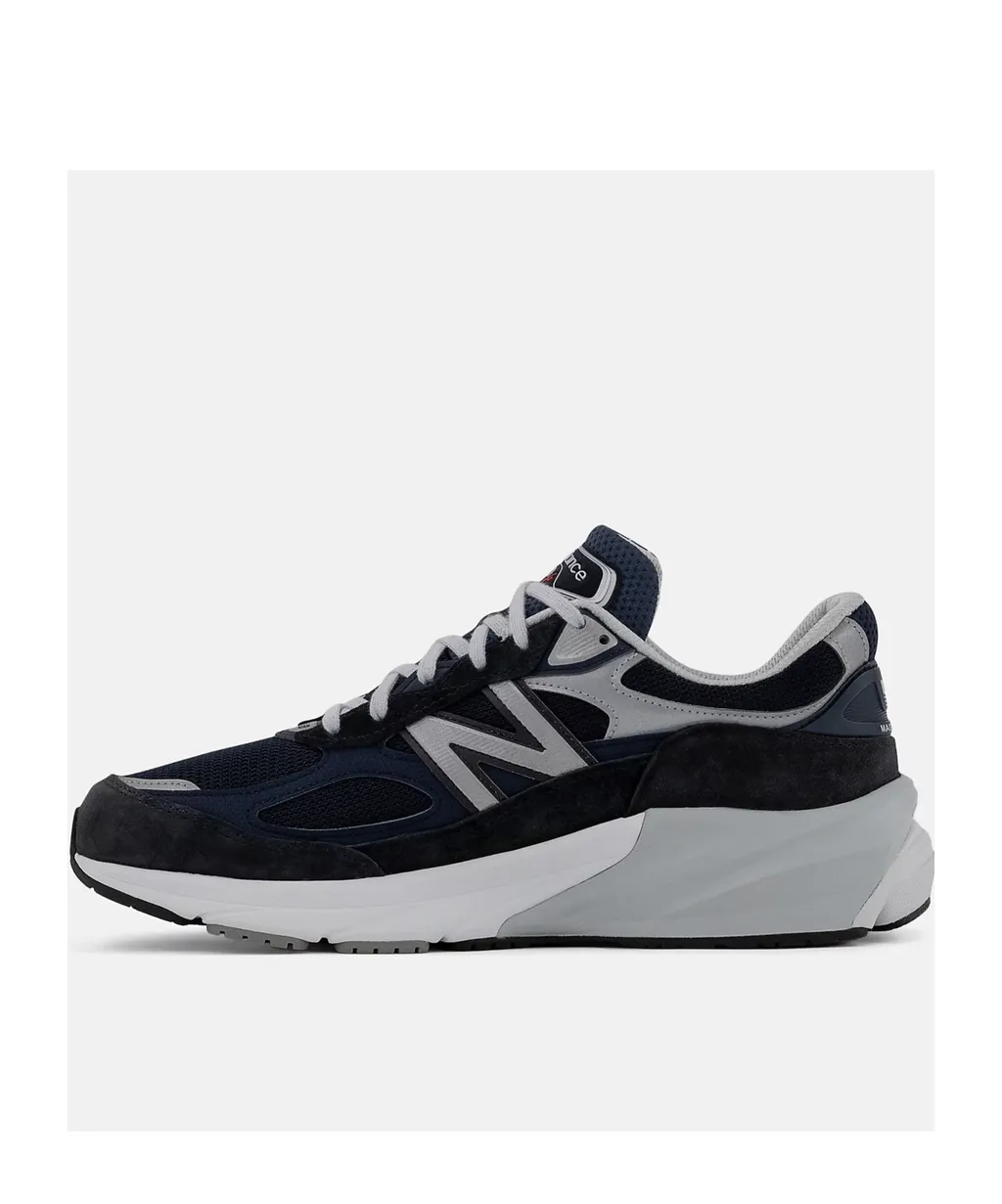 990V6 Sneakers