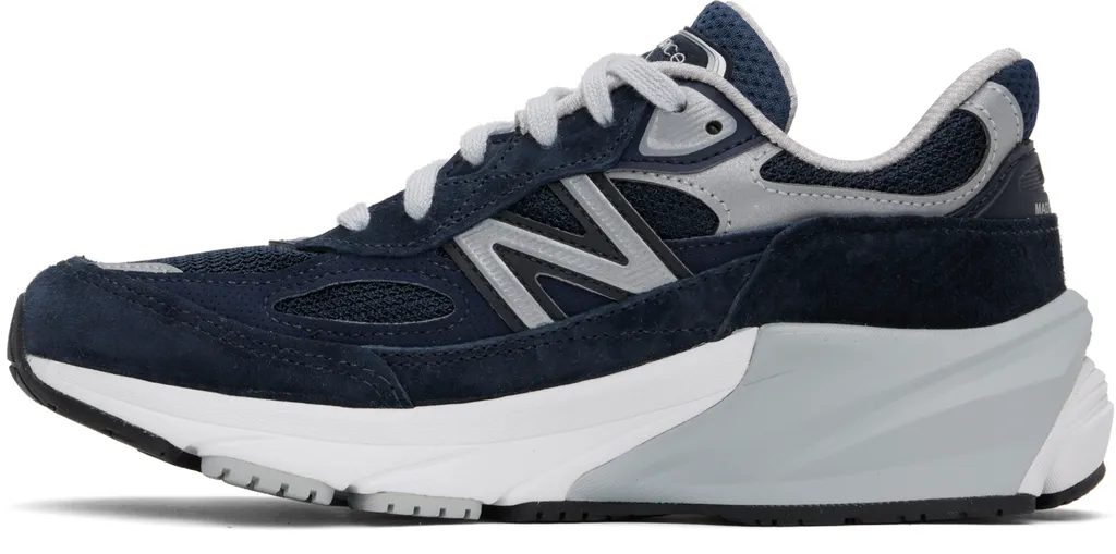 990V6 Sneakers
