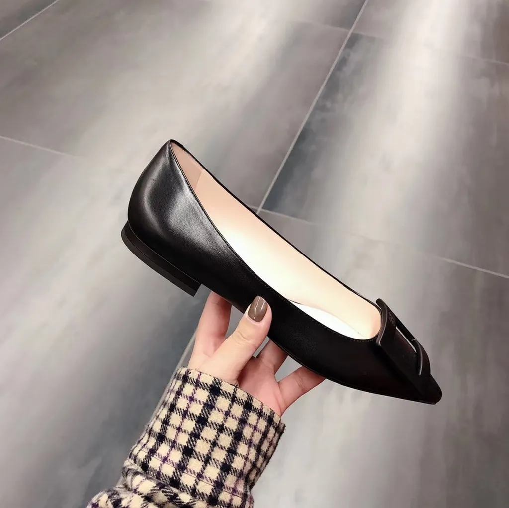 Roger Vivier Gommettine Pointed-Toe Flat Shoes