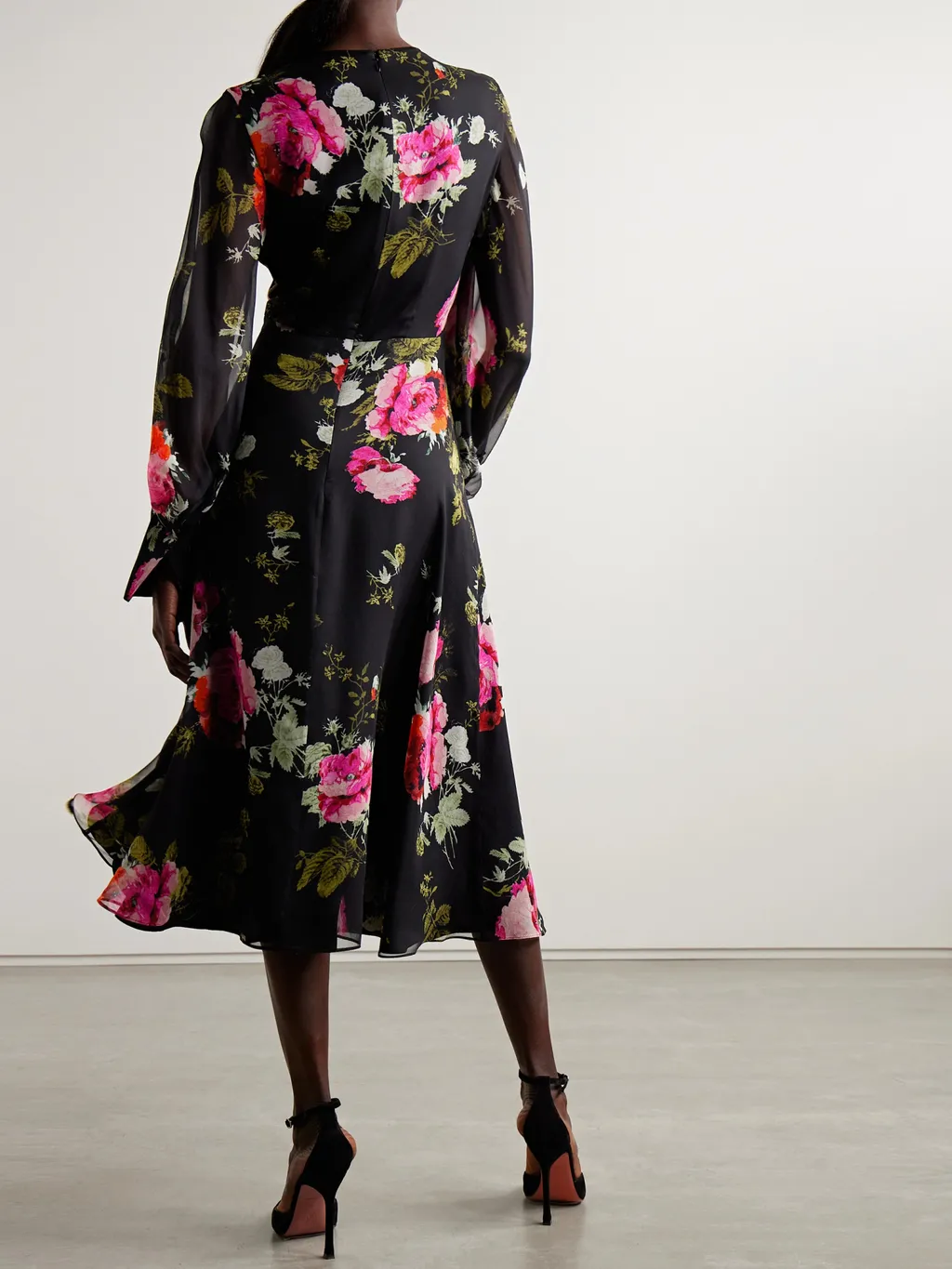 Round-Collar Long-Sleeved Dress