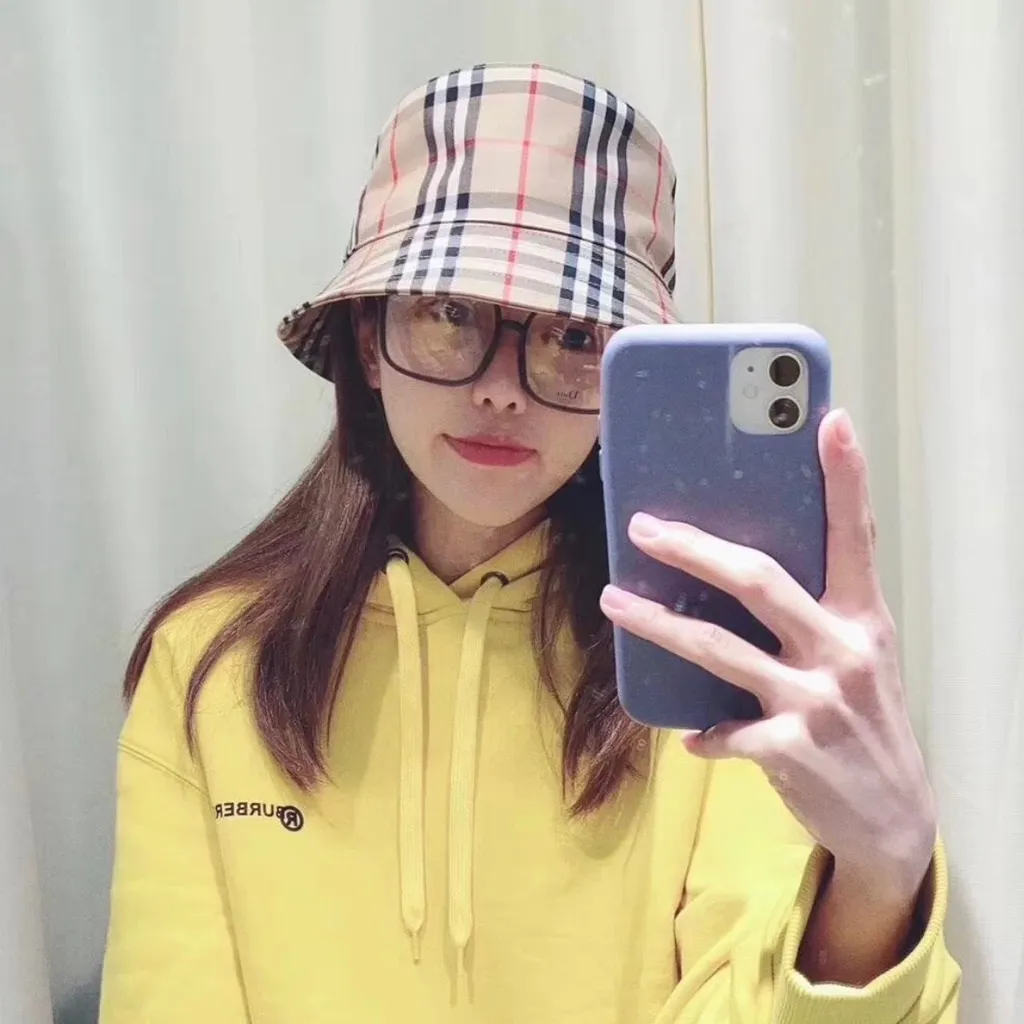 Burberry Vintage Checked Bucket Hat