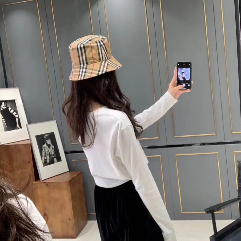 Burberry Vintage Checked Bucket Hat