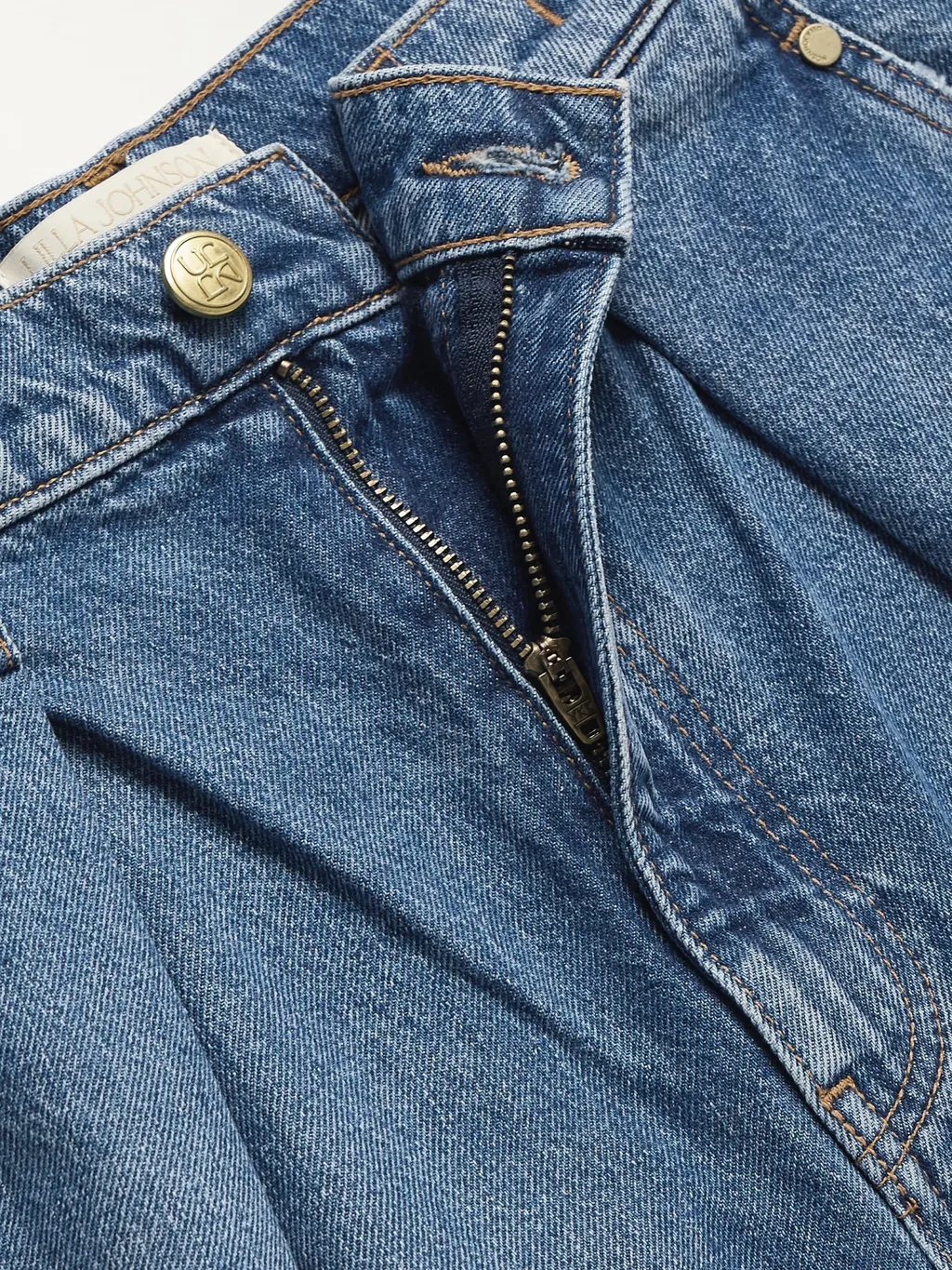 Pleated High-Waisted Wide-Leg Jeans