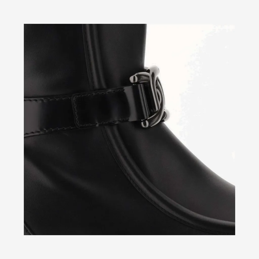 Tod's Round Toe Side Zipped Ankle Boots