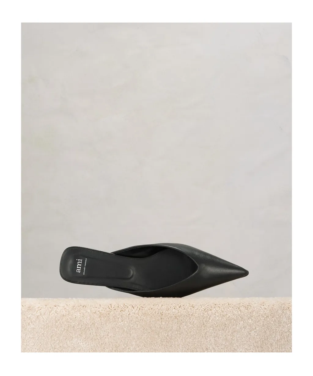 Pointed Flat-Soled Muller Shoes