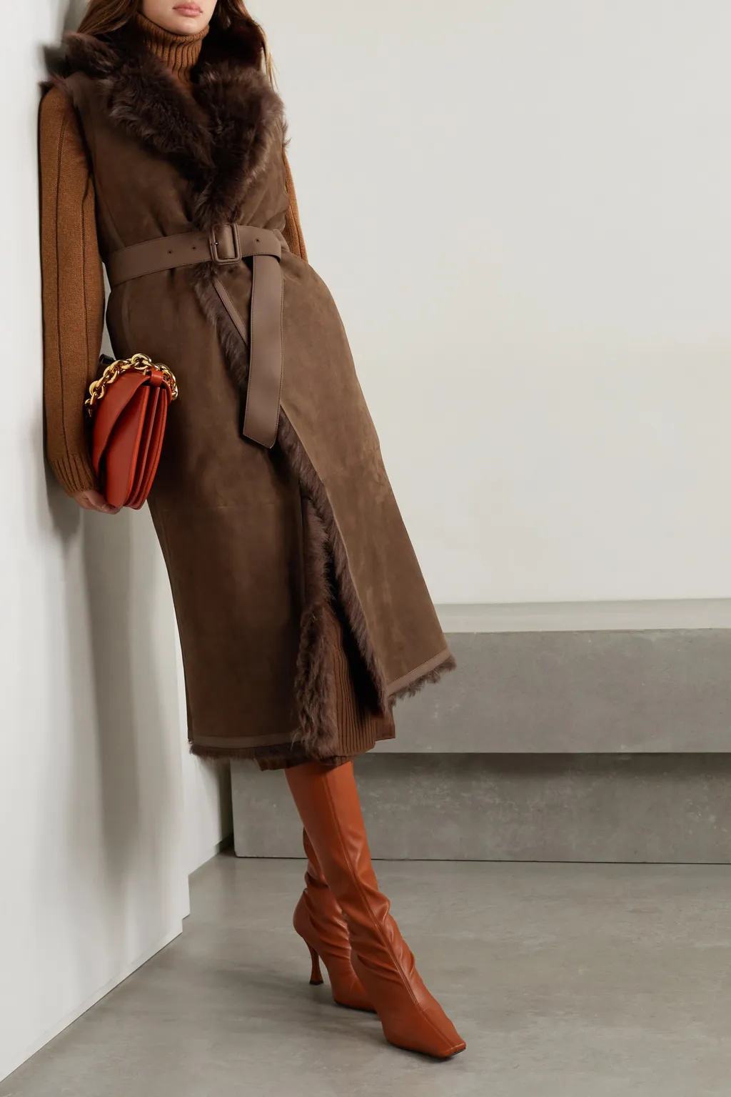 Wear Two Girdle Sleeveless Coats