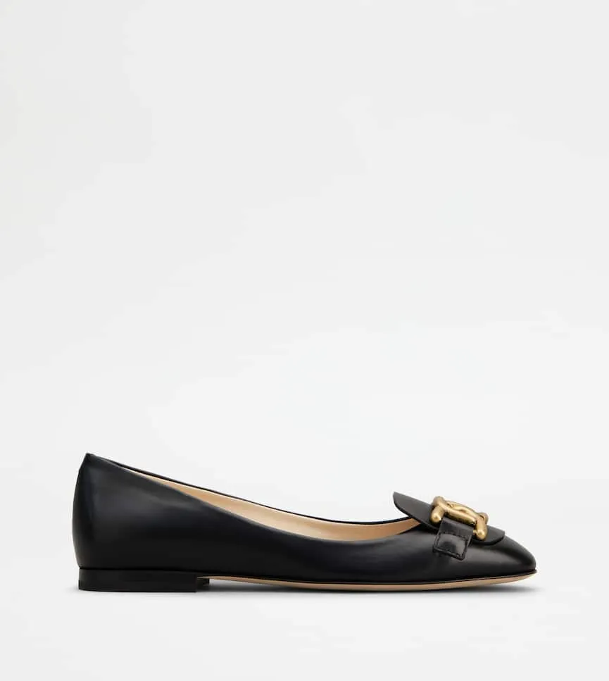 Tod's Chain-Link Detail Flat Shoes
