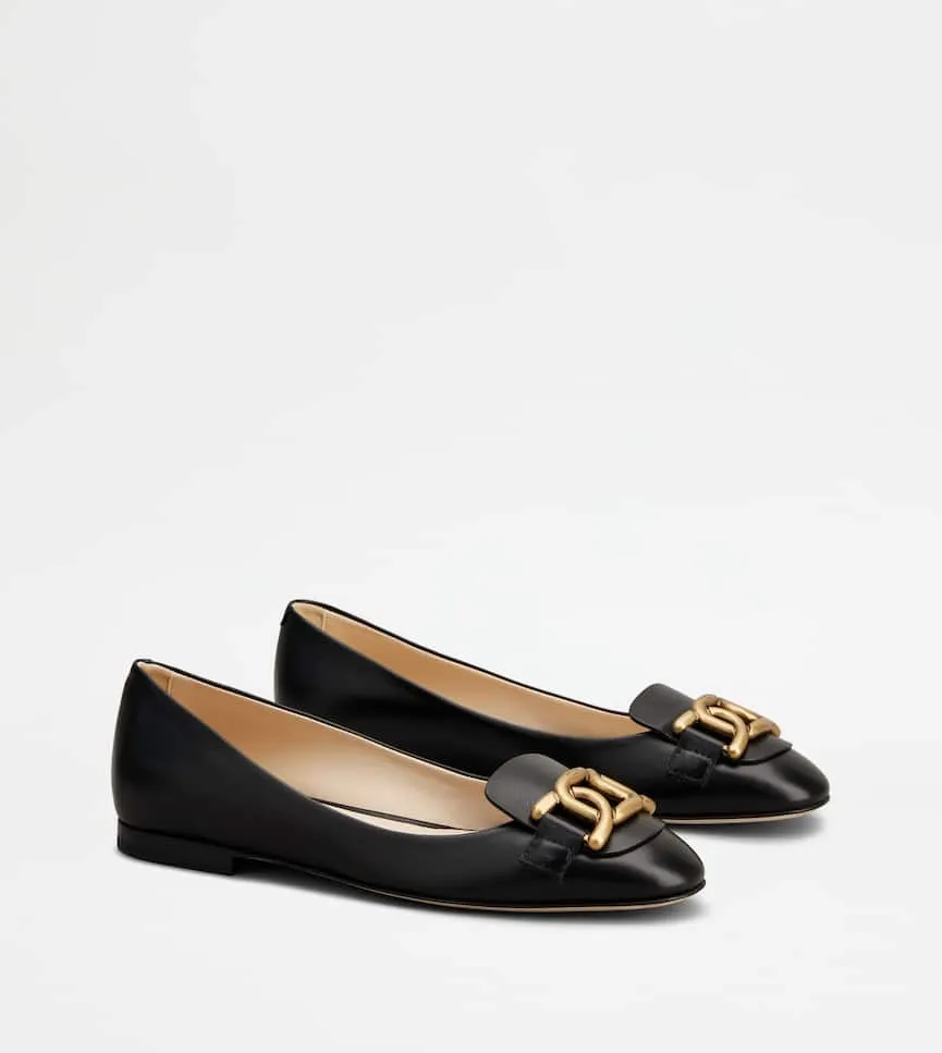 Tod's Chain-Link Detail Flat Shoes