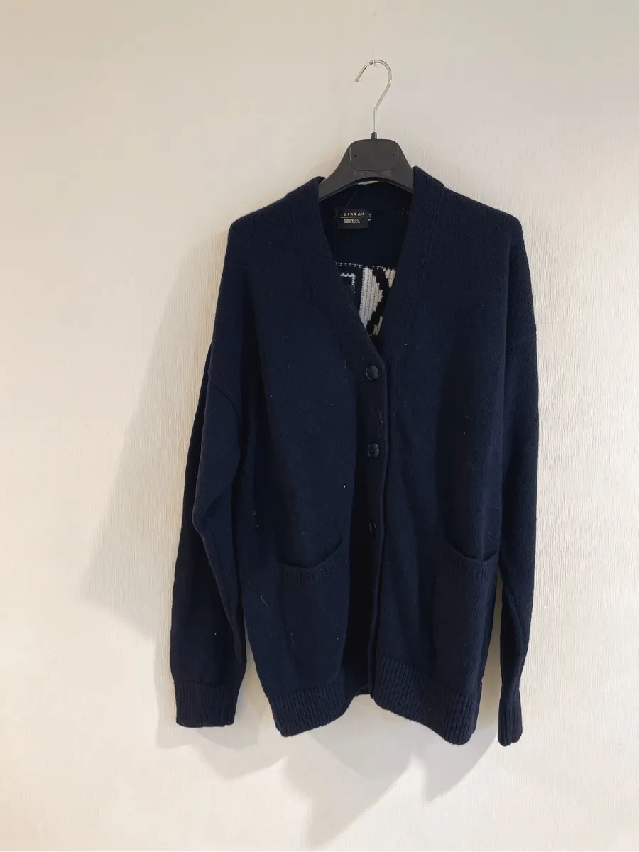 Long-Sleeved V-Neck Knitted Cardigan
