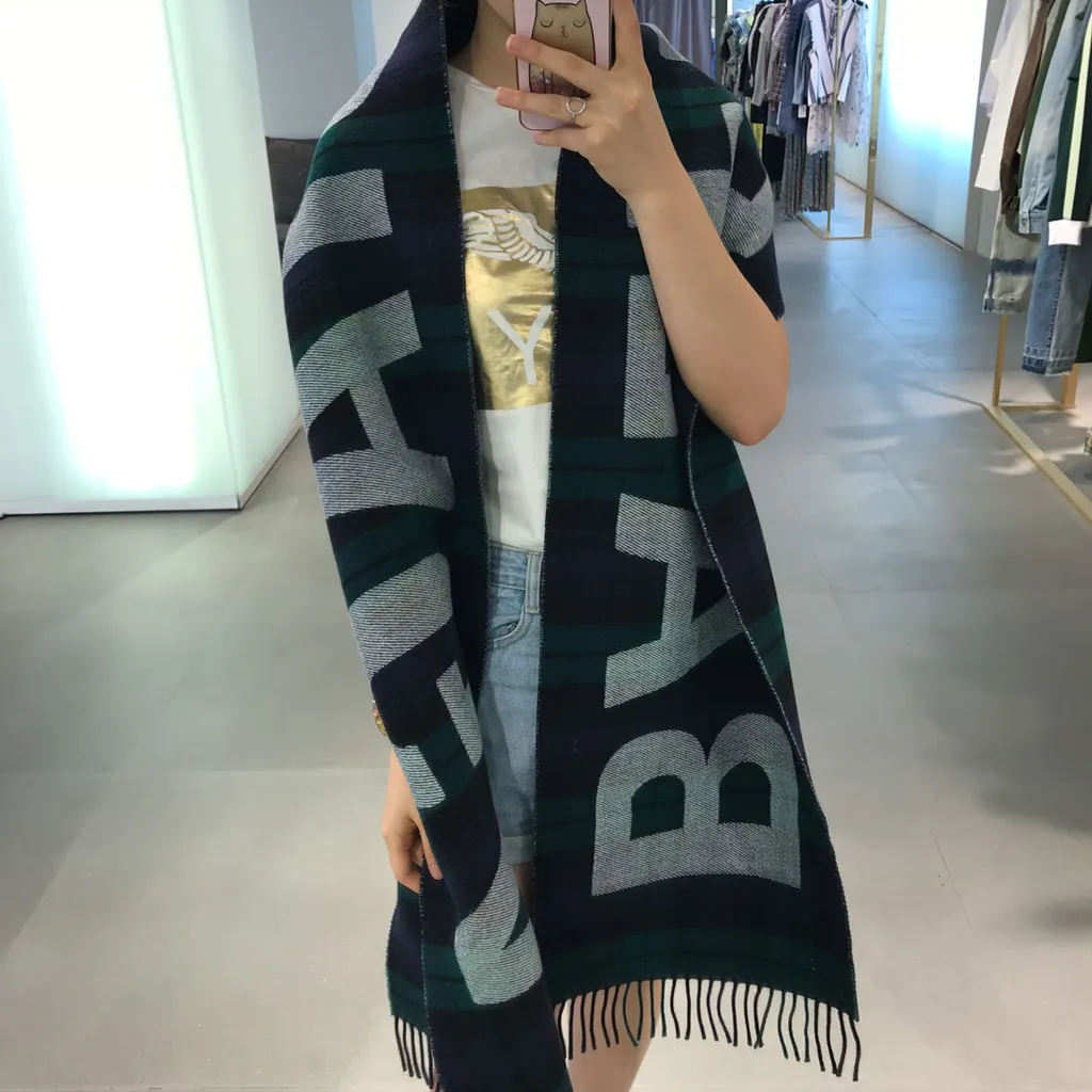 Logo Scarf
