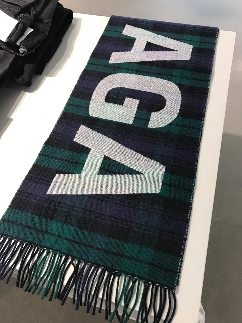 Logo Scarf