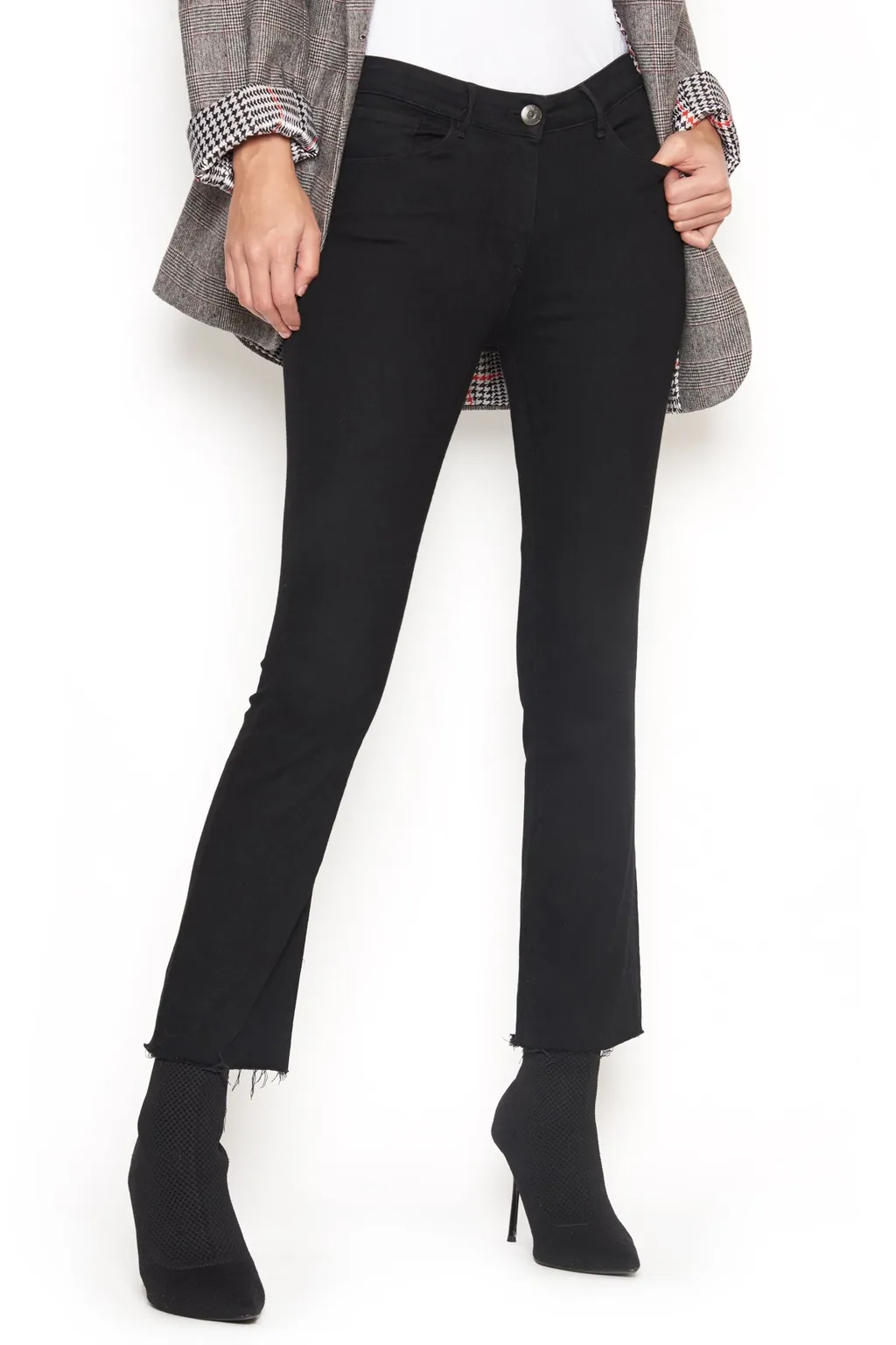 Slim Blended Quarter Pants
