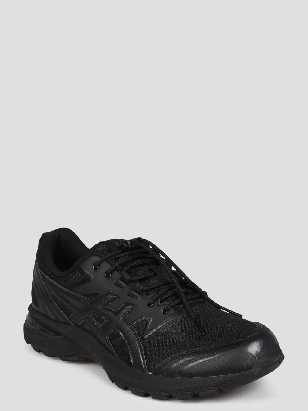 Lace-Up Low-Cut Sneakers