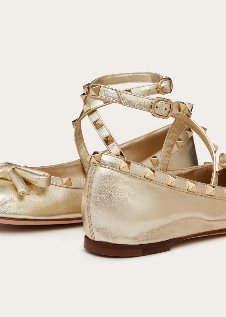 Valentino Garavani Rockstud Bow Detailed Ballerina Shoes