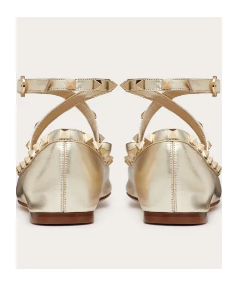 Valentino Garavani Rockstud Bow Detailed Ballerina Shoes