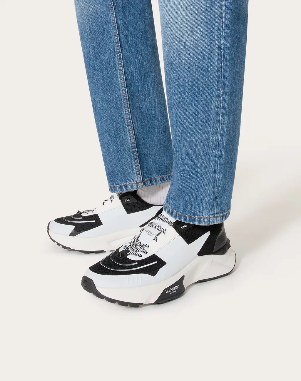 Round-Head Sneakers