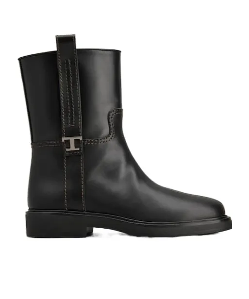 Tod's Round Toe Ankle Boots