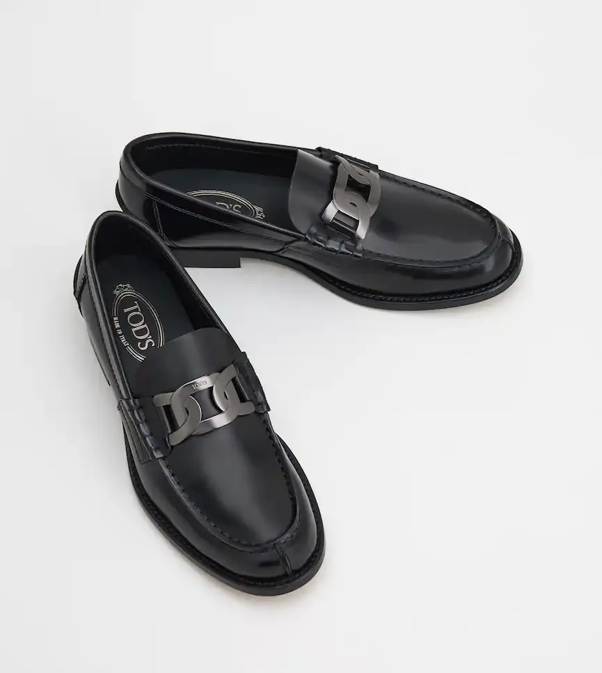Tod's Chain-Link Detailed Slip-On Loafers