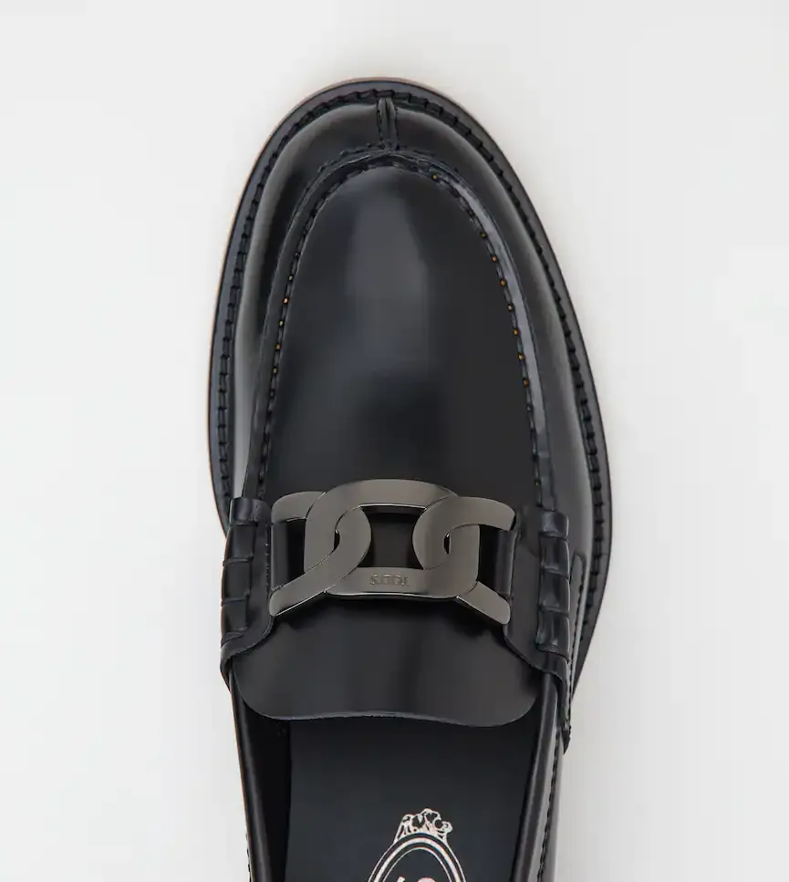 Tod's Chain-Link Detailed Slip-On Loafers