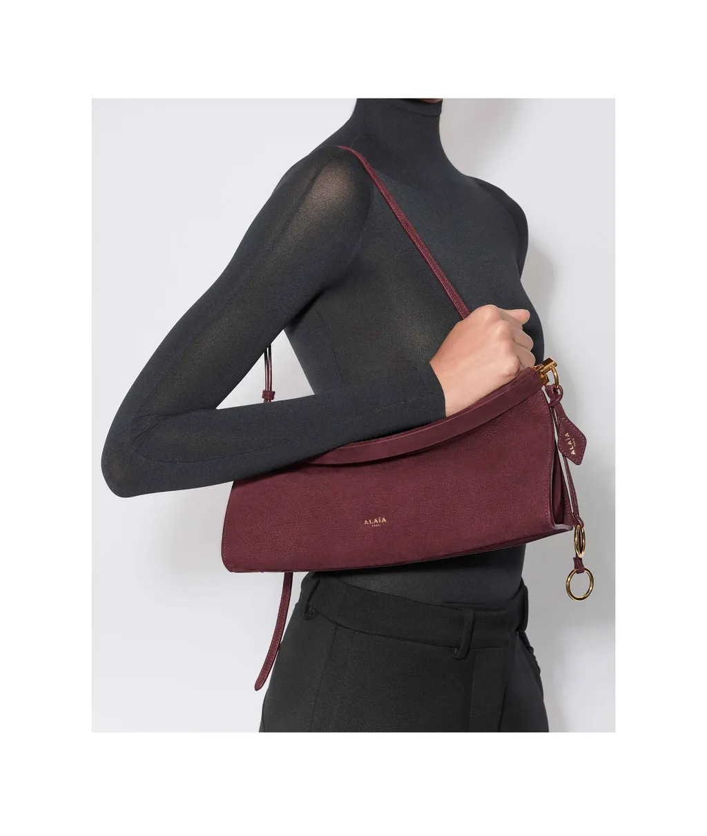 AlaÏA Le Click East West Medium Shoulder Bag
