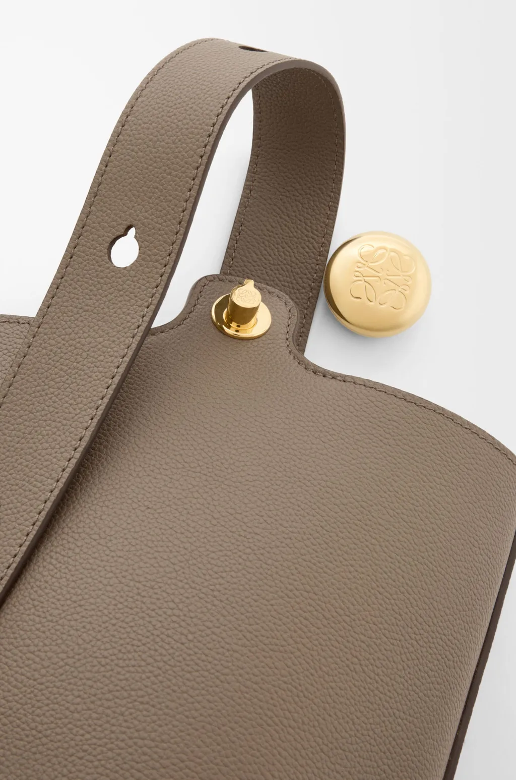 Mini Pebble Bucket In Soft Grained Calfskin