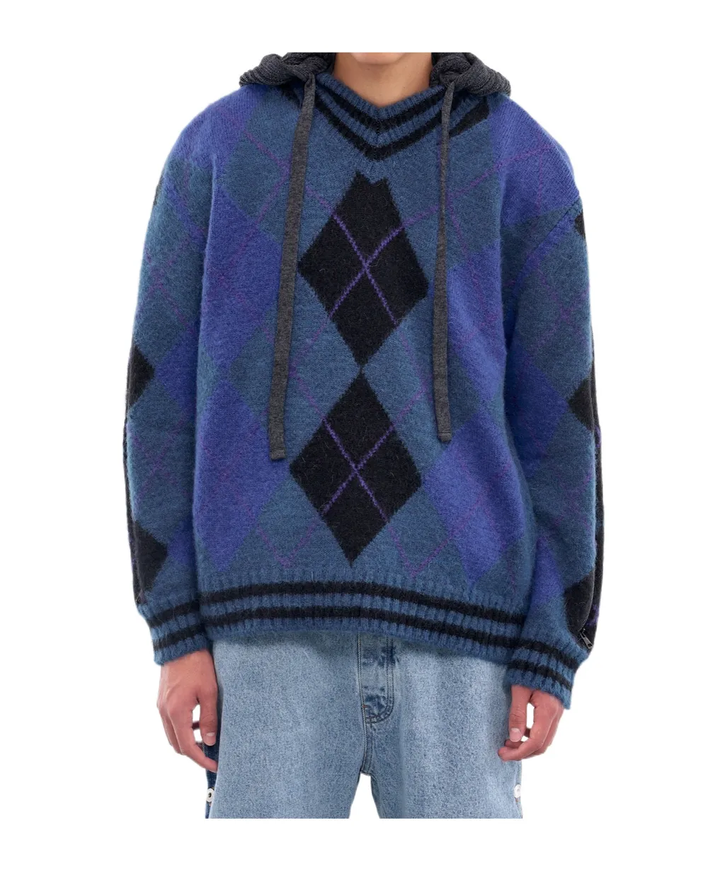 Long-Sleeved Hooded Sweater