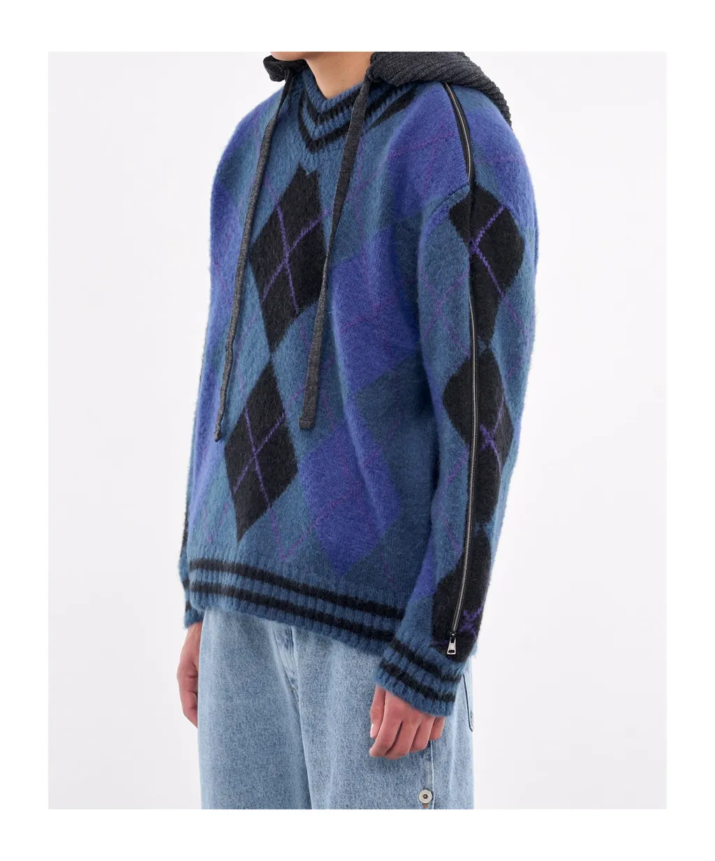 Long-Sleeved Hooded Sweater