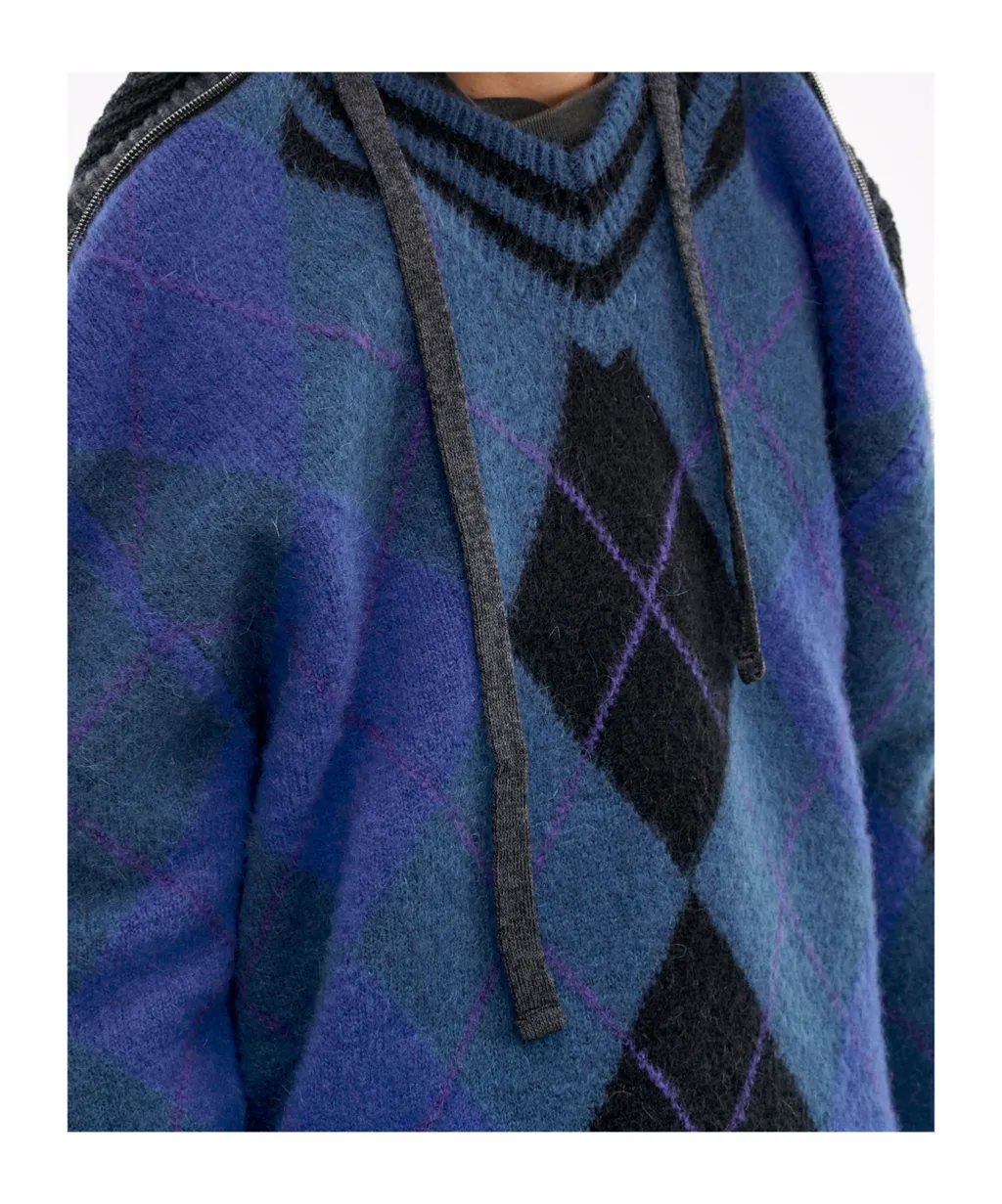 Long-Sleeved Hooded Sweater