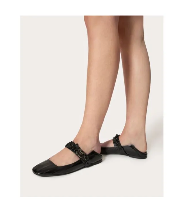 Valentino Garavani Floral-Appliqué Buckle-Fastened Ballerinas