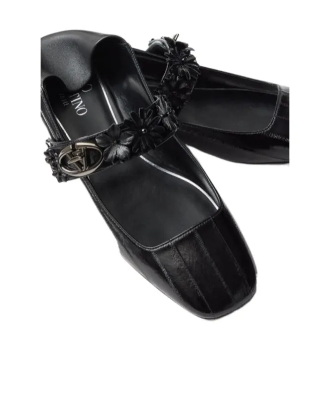 Valentino Garavani Floral-Appliqué Buckle-Fastened Ballerinas